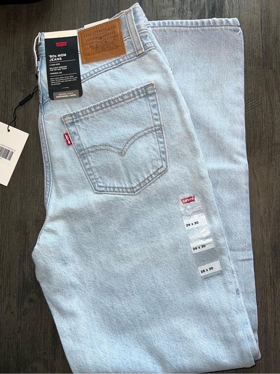 Levi's Denim - Levi's Light Wash 80s High Rise Women's Mom Jeans
